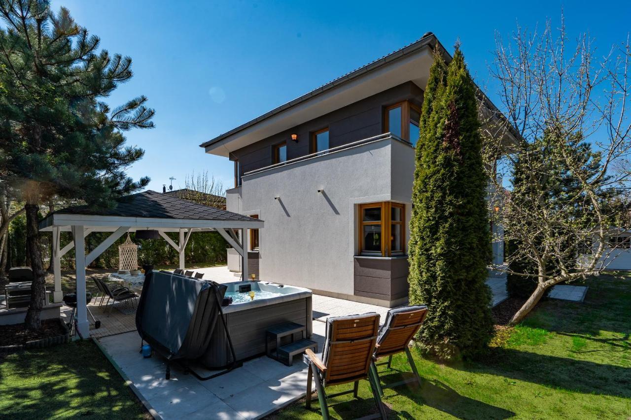 Serenity Prague Villa With Garden Jacuzzi Exterior foto